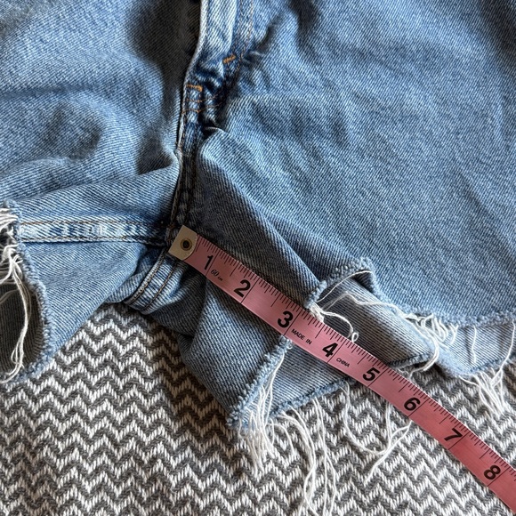 Vintage 90s Levi’s zipper fly cutoff shorts 28” waist - Picture 9 of 9